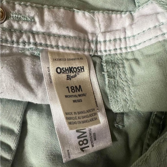 Oshkosh overalls 18m - Picture 3 of 3